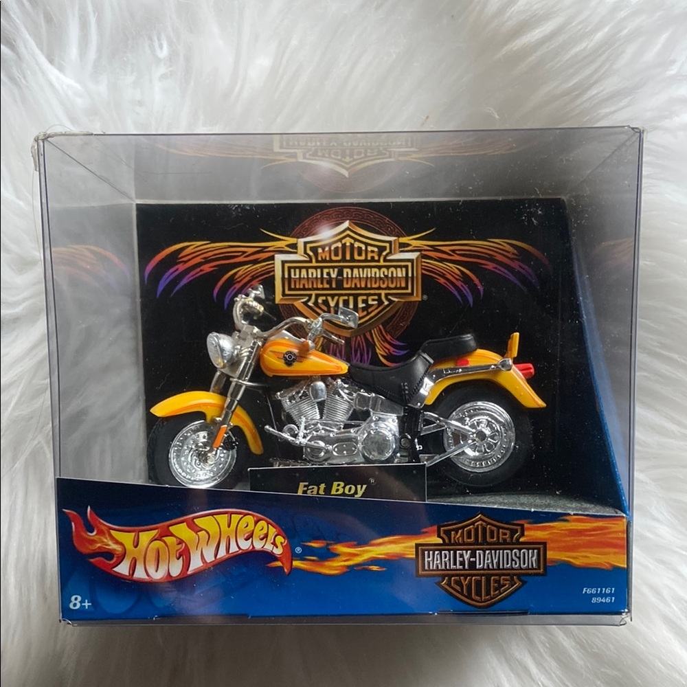 Hot Wheels x Harley-Davidson Dicast Fat Boy Yellow Motorcycle 1:18